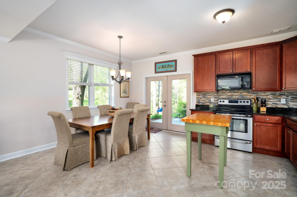 85 Laurel Cove Rd Candler, NC 28715