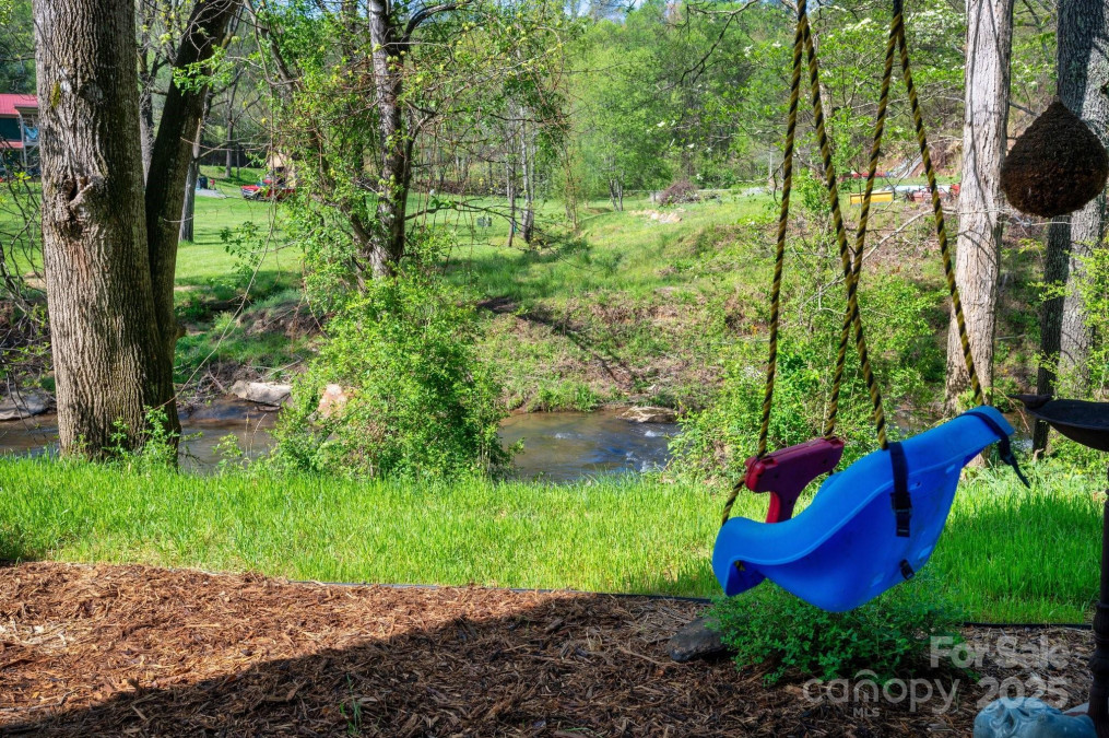 85 Laurel Cove Rd Candler, NC 28715