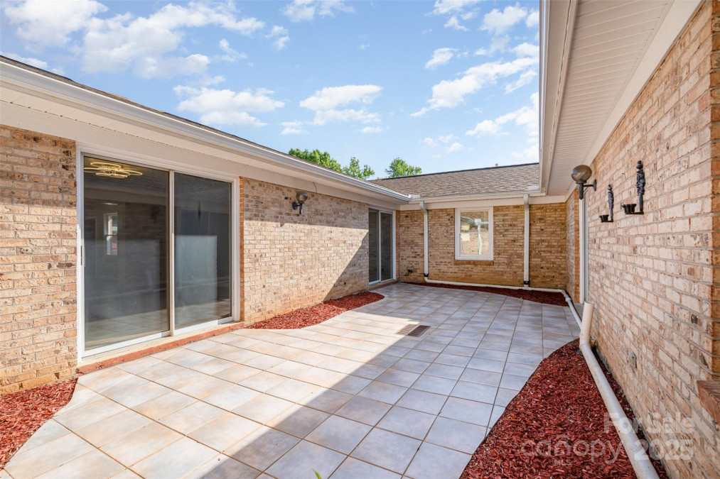 14834 Pawnee Trl Matthews, NC 28104