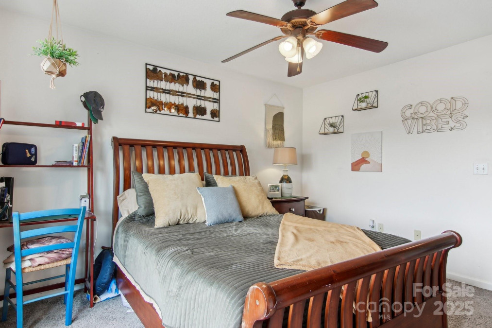22 Rotunda Cir Asheville, NC 28806