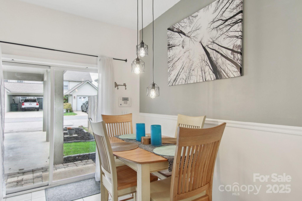 22 Rotunda Cir Asheville, NC 28806