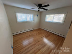 34 Hillpark Dr Hendersonville, NC 28739