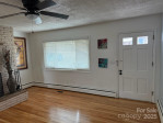 34 Hillpark Dr Hendersonville, NC 28739