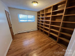 34 Hillpark Dr Hendersonville, NC 28739