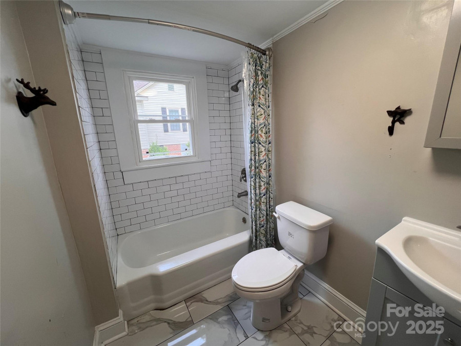 623 Main St Kannapolis, NC 28081