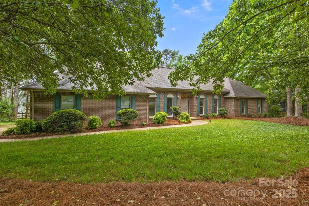 8368 Fairfield Forest Rd Denver, NC 28037
