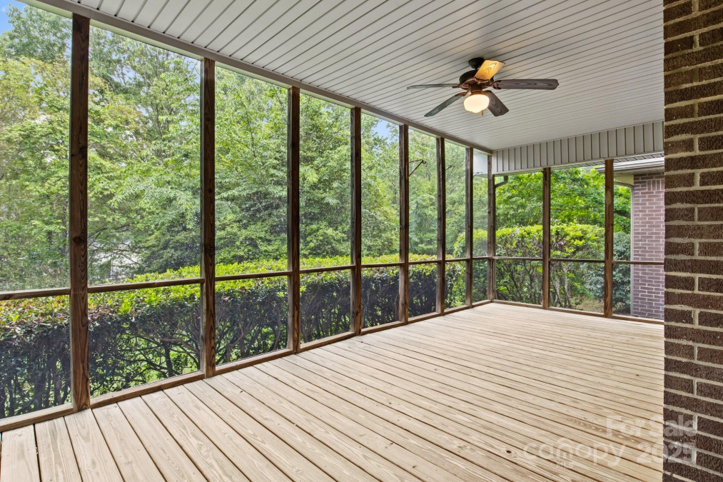 8368 Fairfield Forest Rd Denver, NC 28037