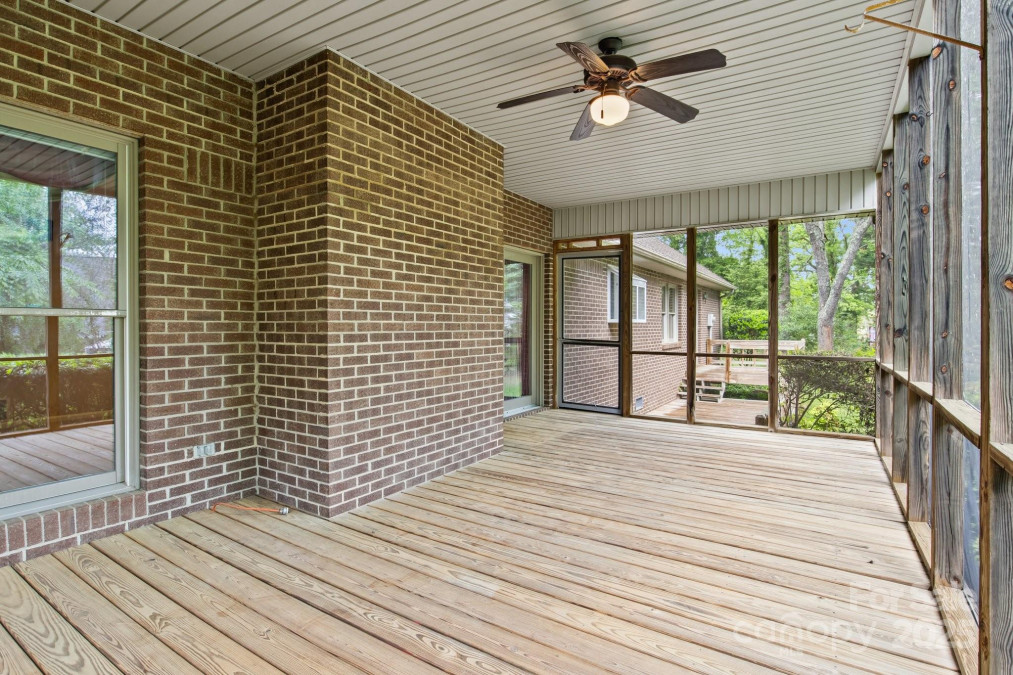 8368 Fairfield Forest Rd Denver, NC 28037