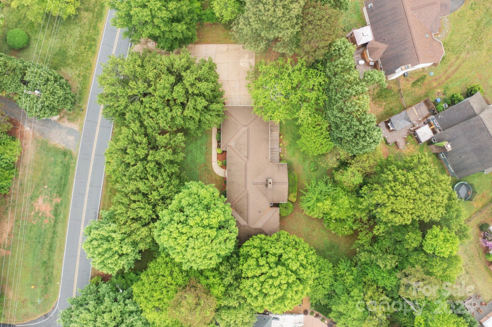 8368 Fairfield Forest Rd Denver, NC 28037