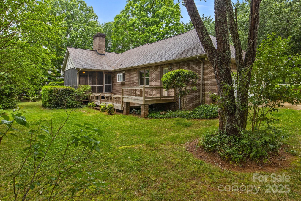 8368 Fairfield Forest Rd Denver, NC 28037