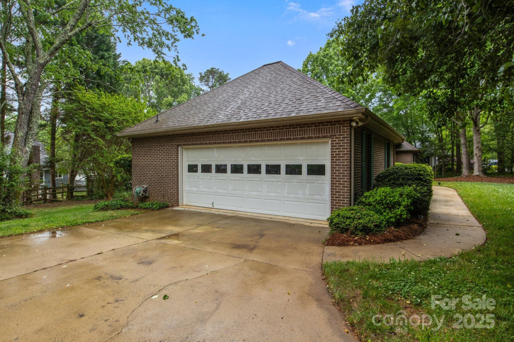 8368 Fairfield Forest Rd Denver, NC 28037