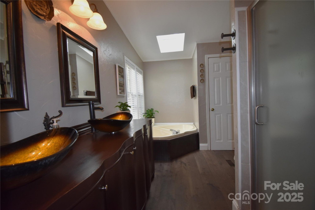 4333 Greenbriar Dr Hickory, NC 28602