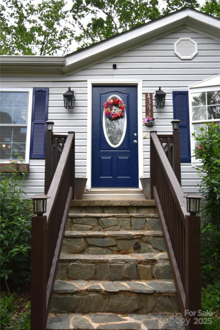 4333 Greenbriar Dr Hickory, NC 28602