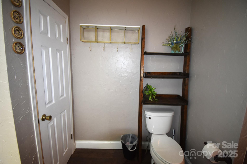 4333 Greenbriar Dr Hickory, NC 28602