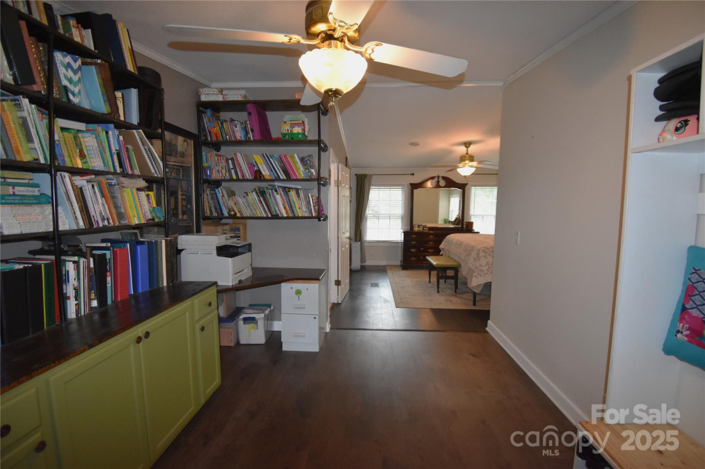 4333 Greenbriar Dr Hickory, NC 28602