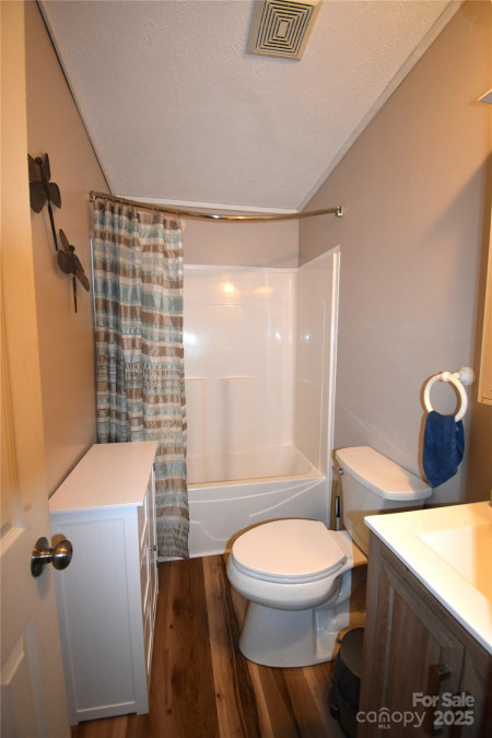 4333 Greenbriar Dr Hickory, NC 28602