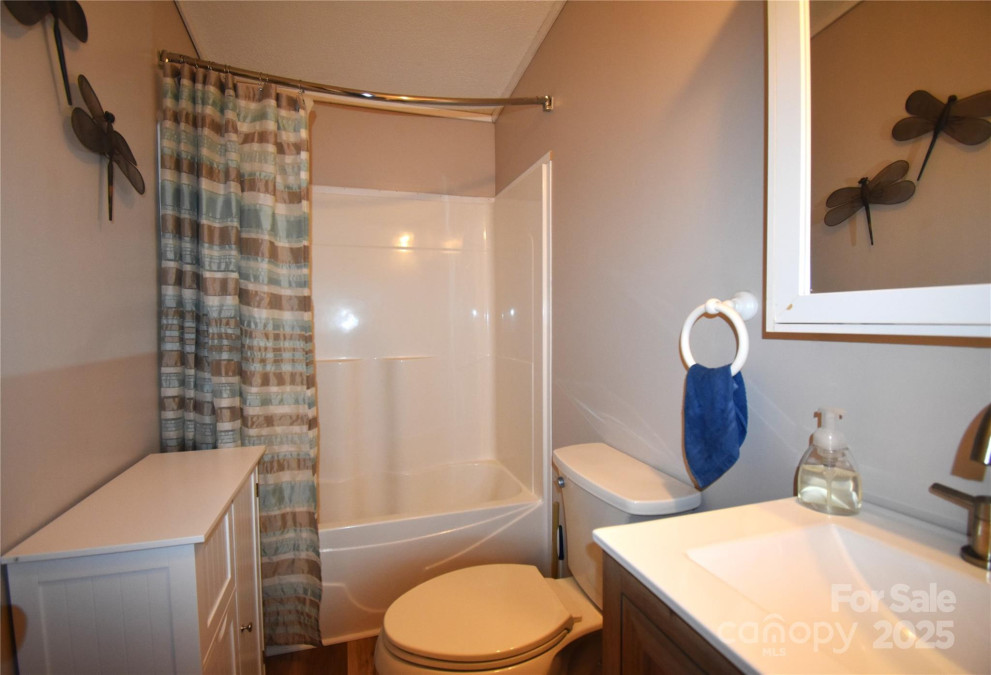 4333 Greenbriar Dr Hickory, NC 28602