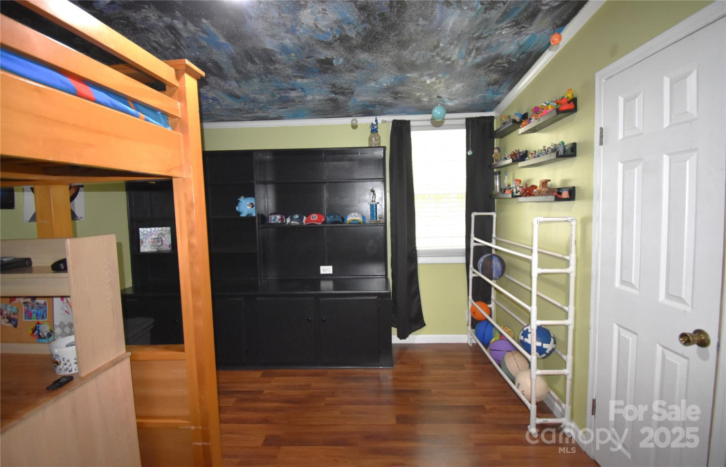4333 Greenbriar Dr Hickory, NC 28602