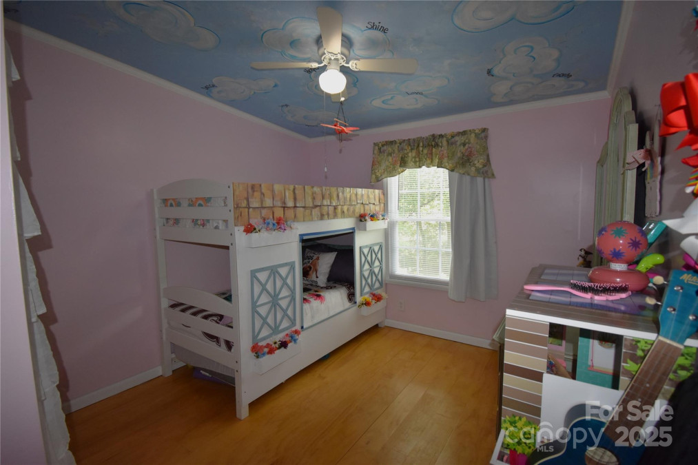 4333 Greenbriar Dr Hickory, NC 28602