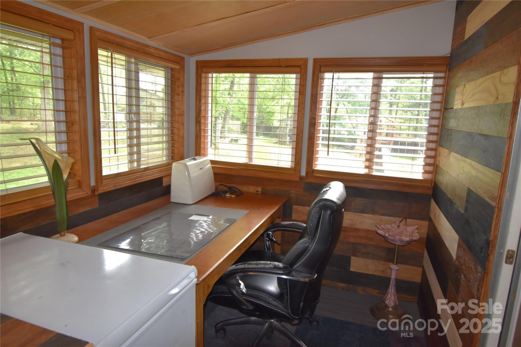 4333 Greenbriar Dr Hickory, NC 28602