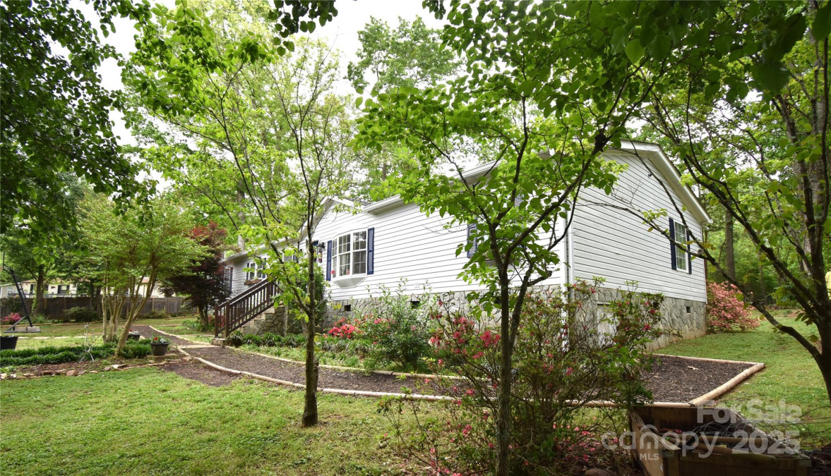 4333 Greenbriar Dr Hickory, NC 28602