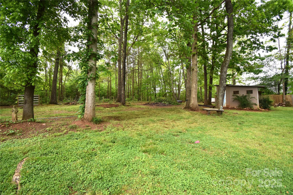 4333 Greenbriar Dr Hickory, NC 28602