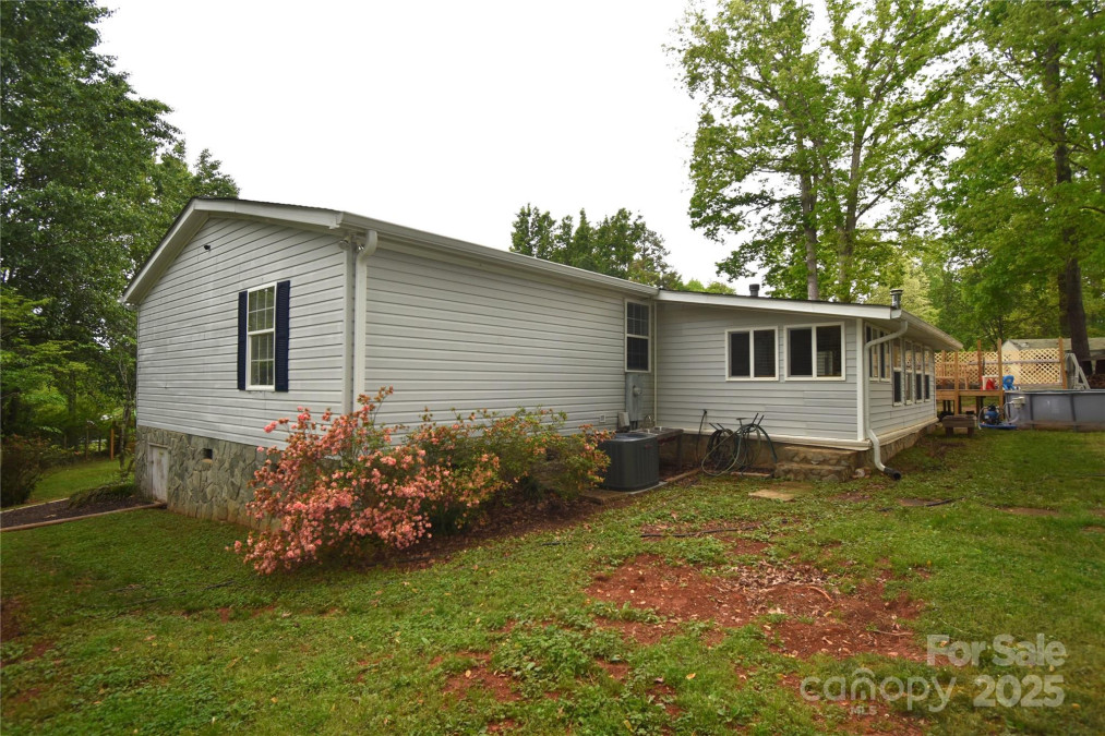4333 Greenbriar Dr Hickory, NC 28602