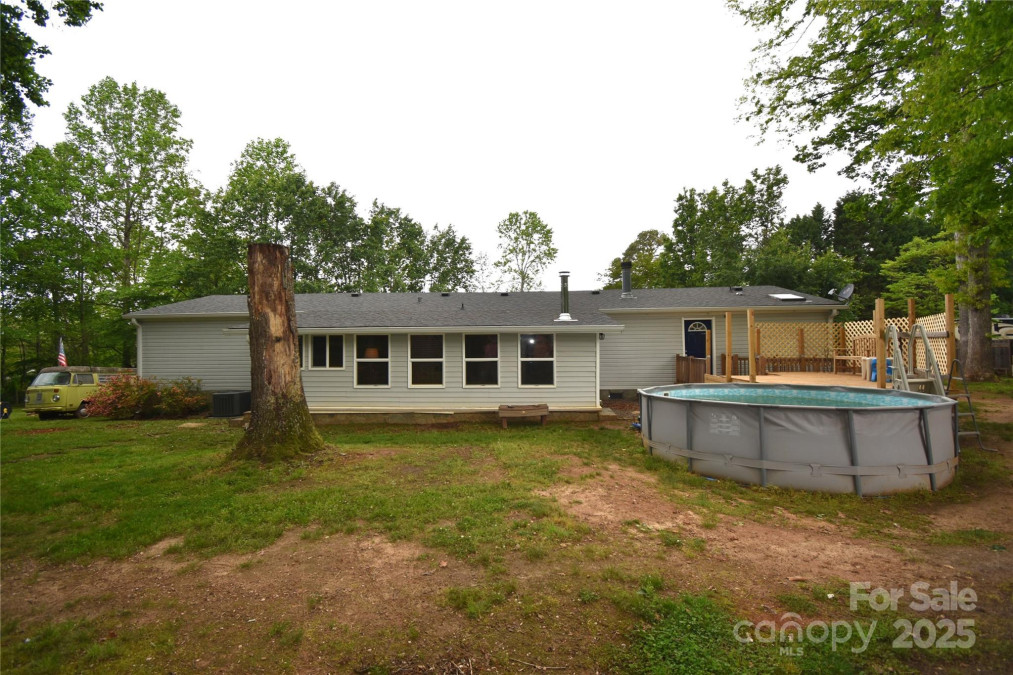 4333 Greenbriar Dr Hickory, NC 28602
