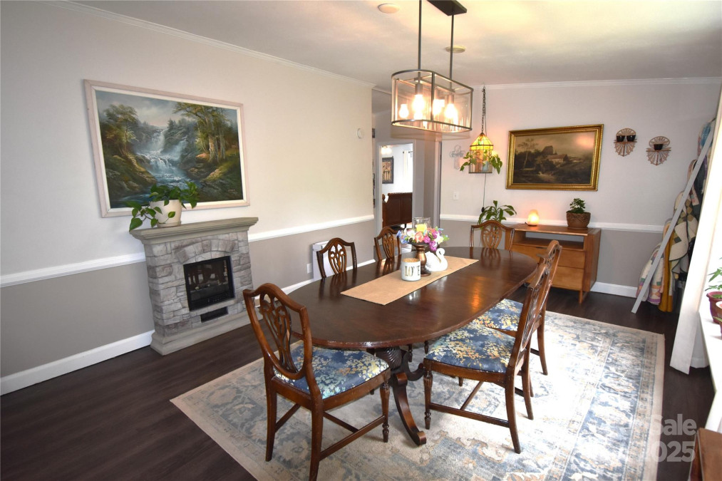 4333 Greenbriar Dr Hickory, NC 28602