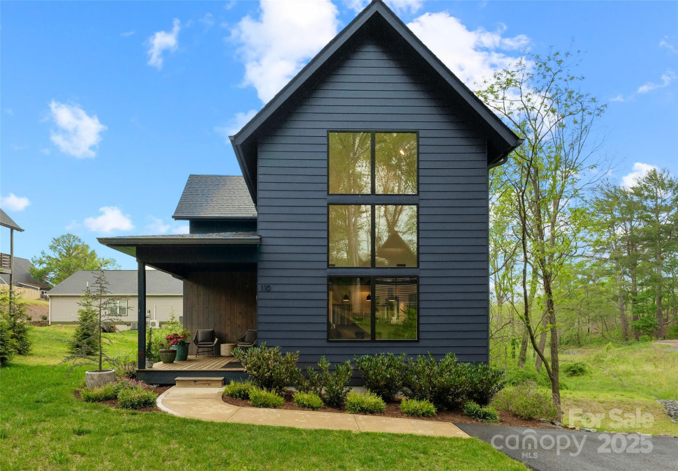 110 Timberview Dr Swannanoa, NC 28778