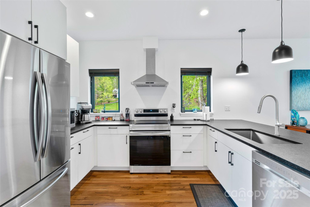 110 Timberview Dr Swannanoa, NC 28778