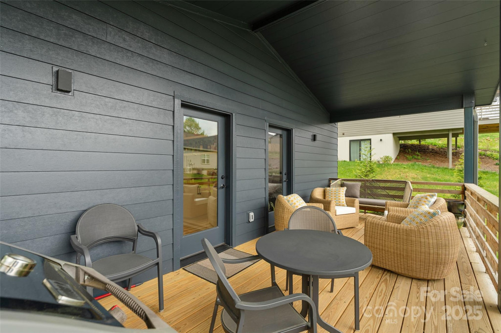110 Timberview Dr Swannanoa, NC 28778