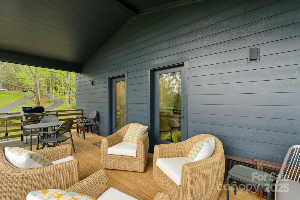 110 Timberview Dr Swannanoa, NC 28778