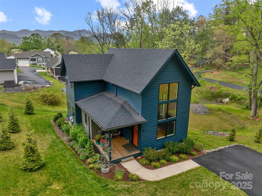 110 Timberview Dr Swannanoa, NC 28778