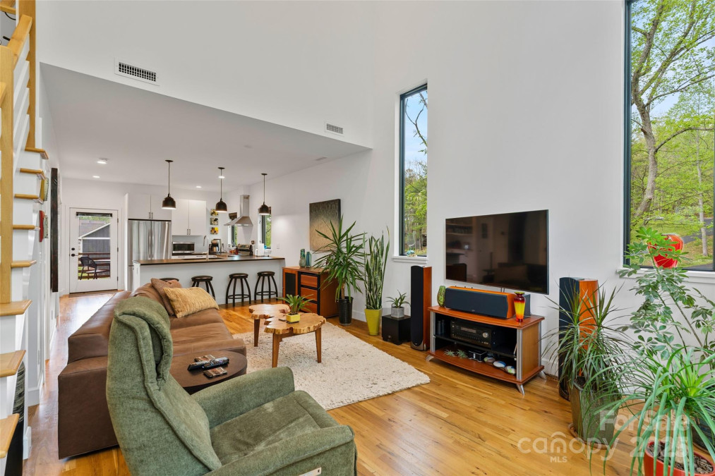 110 Timberview Dr Swannanoa, NC 28778