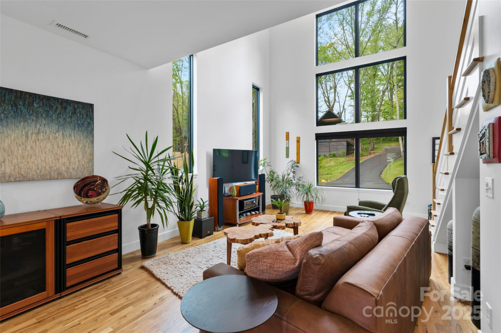 110 Timberview Dr Swannanoa, NC 28778