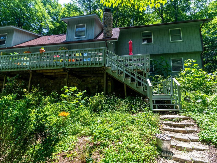 597 Sweetwater Rg Burnsville, NC 28714