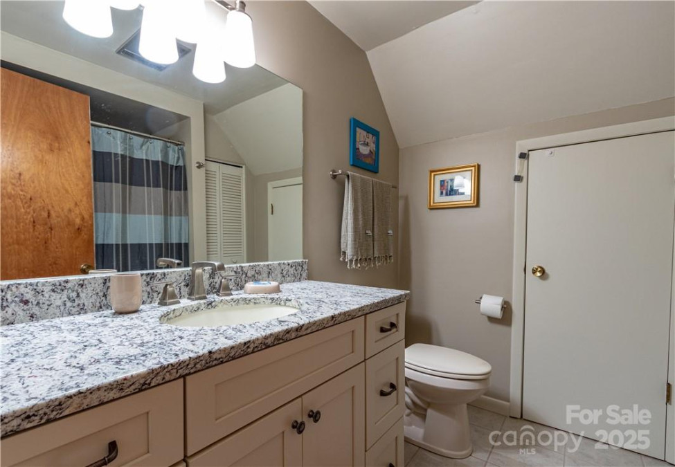 597 Sweetwater Rg Burnsville, NC 28714