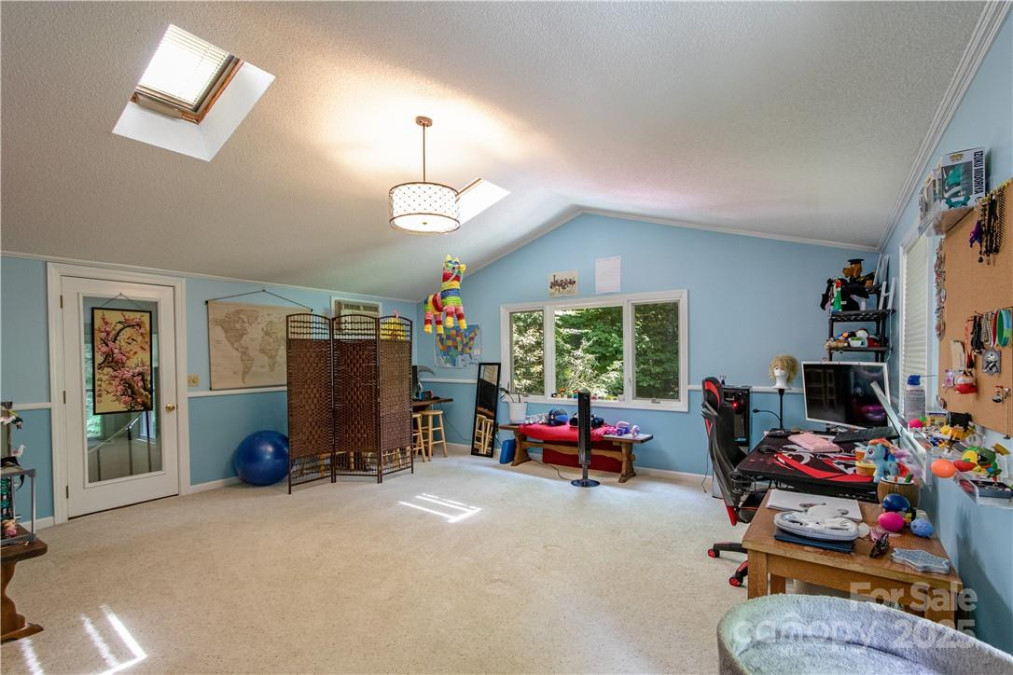 597 Sweetwater Rg Burnsville, NC 28714