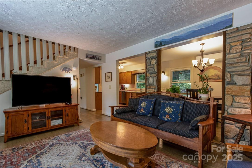 597 Sweetwater Rg Burnsville, NC 28714
