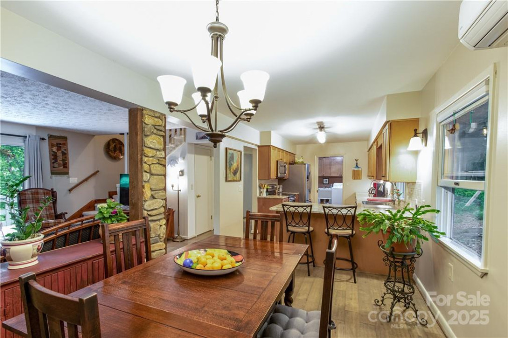 597 Sweetwater Rg Burnsville, NC 28714