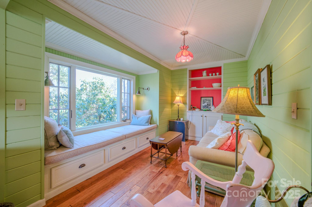110 Sterling Way Waynesville, NC 28786