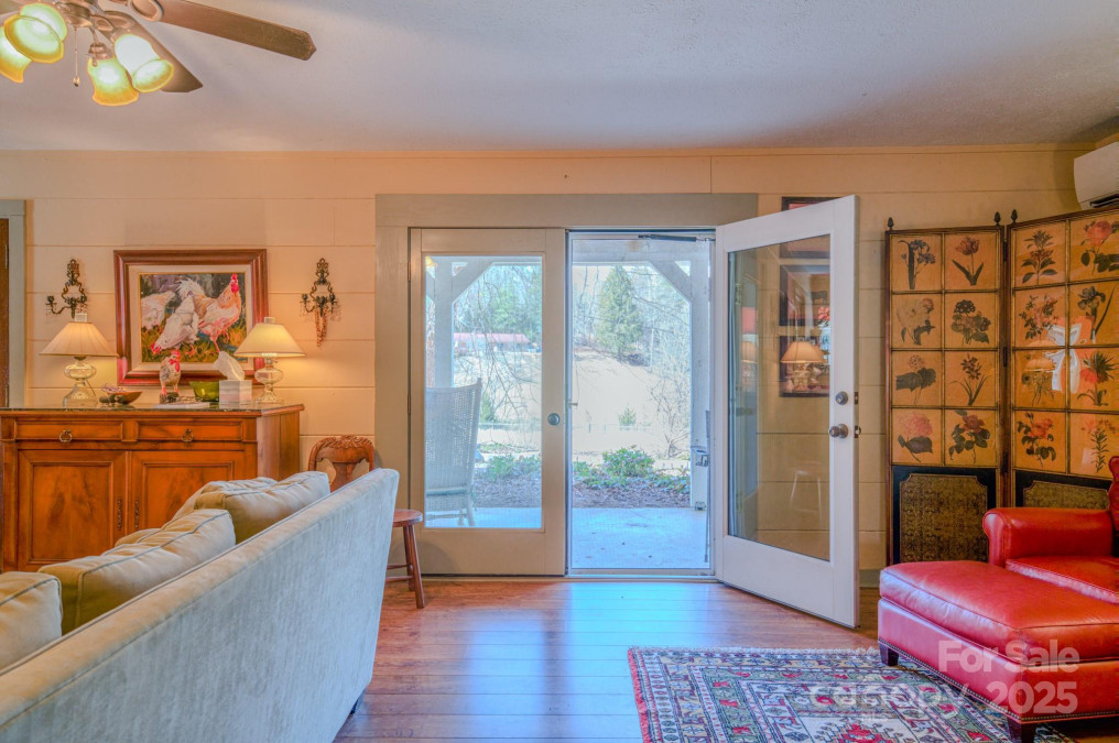 110 Sterling Way Waynesville, NC 28786