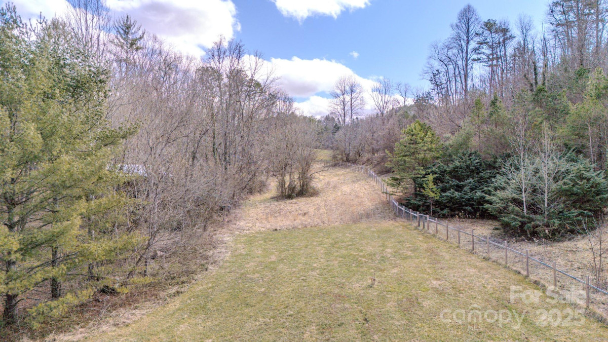 110 Sterling Way Waynesville, NC 28786