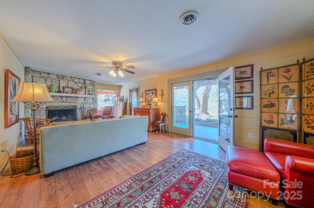110 Sterling Way Waynesville, NC 28786