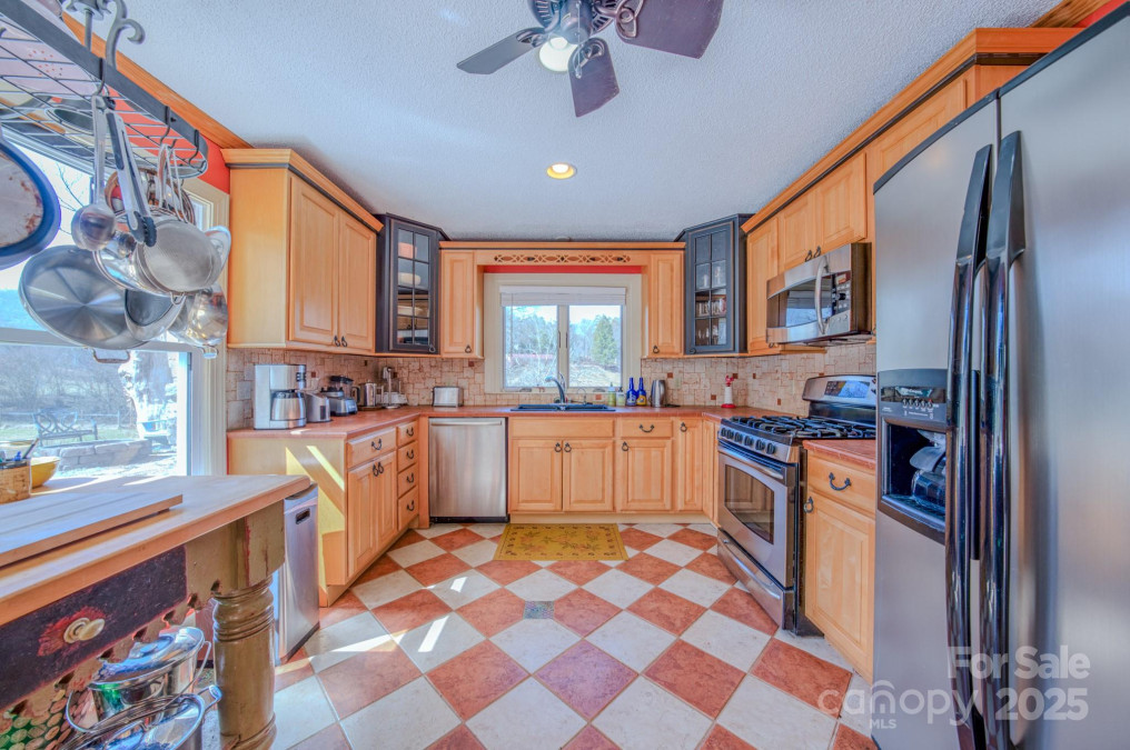 110 Sterling Way Waynesville, NC 28786