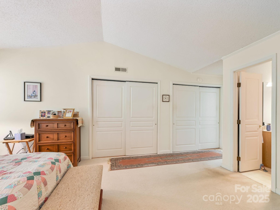 1202 Hyde Park Dr Asheville, NC 28806