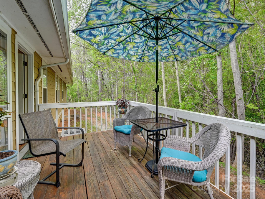 1202 Hyde Park Dr Asheville, NC 28806