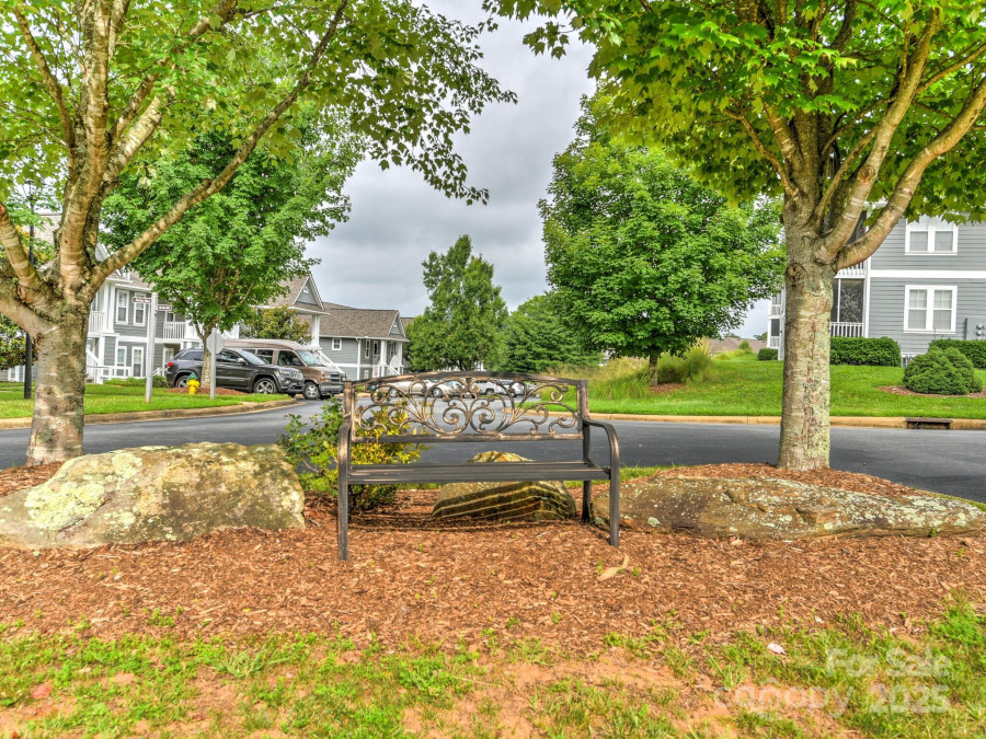 1202 Hyde Park Dr Asheville, NC 28806