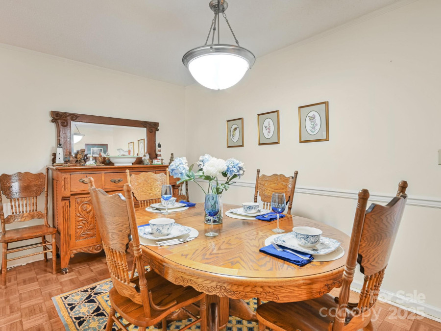 1202 Hyde Park Dr Asheville, NC 28806